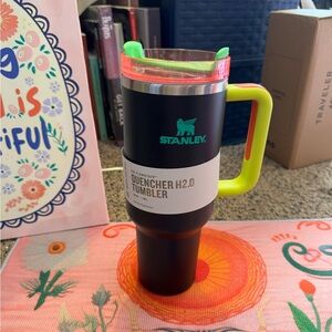 Stanley Quencher H2.0 Flowstate 40oz Tumbler from the Black Neon Collection 🖤